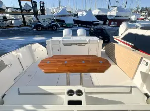Thumbnail von Tiara Yachts 43LS