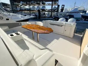 Thumbnail von Tiara Yachts 43LS