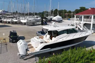 Thumbnail von Tiara Yachts 43LE