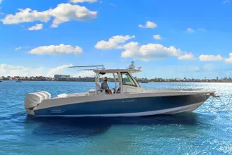Thumbnail von Boston Whaler 350 Outrage