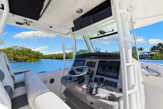 Thumbnail von Boston Whaler 350 Outrage