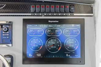 Thumbnail von Boston Whaler 350 Outrage