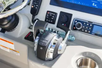 Thumbnail von Boston Whaler 350 Outrage