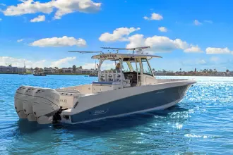 Thumbnail von Boston Whaler 350 Outrage