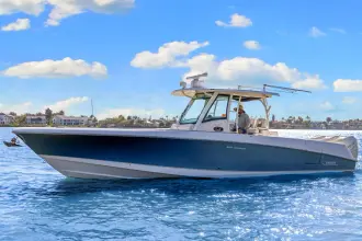 Thumbnail von Boston Whaler 350 Outrage