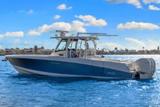 Thumbnail von Boston Whaler 350 Outrage