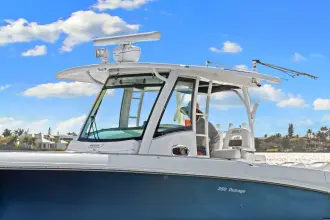 Thumbnail von Boston Whaler 350 Outrage
