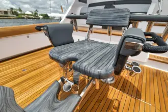 Thumbnail von Viking 72 Convertible LADY SURFBUM