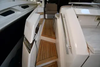 Thumbnail von Tiara Yachts 50 Coupe