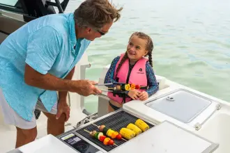 Thumbnail von Boston Whaler 330 Vantage