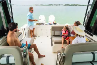Thumbnail von Boston Whaler 330 Vantage
