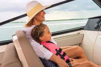 Thumbnail von Boston Whaler 330 Vantage