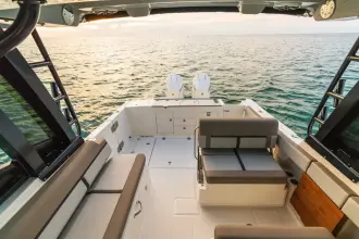 Thumbnail von Boston Whaler 330 Vantage