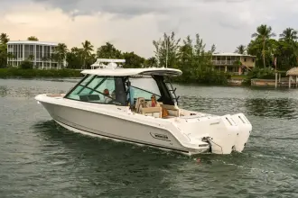 Thumbnail von Boston Whaler 330 Vantage