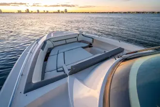 Thumbnail von Tiara Yachts 38 LS