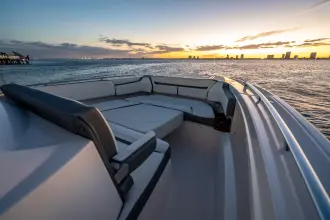 Thumbnail von Tiara Yachts 38 LS