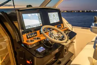 Thumbnail von Tiara Yachts 38 LS