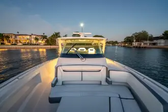 Thumbnail von Tiara Yachts 38 LS