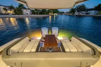 Thumbnail von Tiara Yachts 38 LS