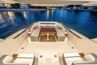 Thumbnail von Tiara Yachts 38 LS