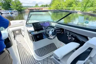 Thumbnail von Sea Ray SLX 260