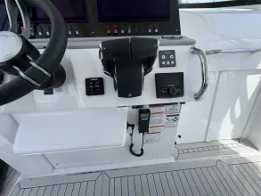 Thumbnail von Cruisers Yachts 38 VTR