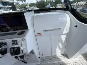 Thumbnail von Cruisers Yachts 38 VTR