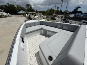 Thumbnail von Cruisers Yachts 38 VTR