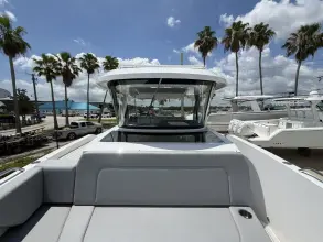 Thumbnail von Cruisers Yachts 38 VTR