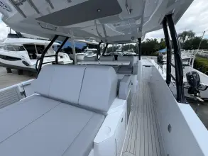 Thumbnail von Cruisers Yachts 38 VTR
