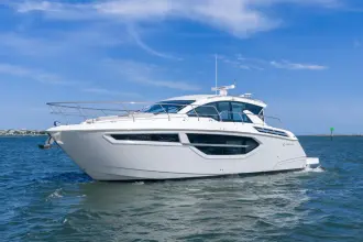 Cruisers Yachts 42 Cantius