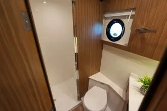 Thumbnail von Cruisers Yachts 42 Cantius