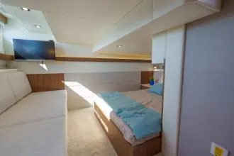 Thumbnail von Cruisers Yachts 42 Cantius