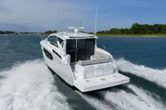 Thumbnail von Cruisers Yachts 42 Cantius