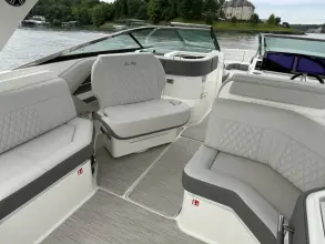 Thumbnail von Sea Ray SLX 310