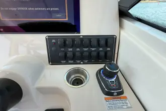 Thumbnail von Boston Whaler 285 Conquest Pilothouse