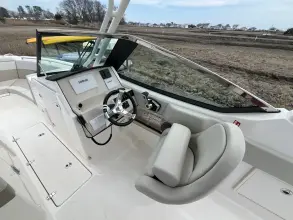 Thumbnail von Boston Whaler 240 Vantage