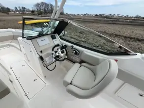 Thumbnail von Boston Whaler 240 Vantage