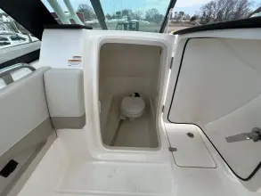 Thumbnail von Boston Whaler 240 Vantage