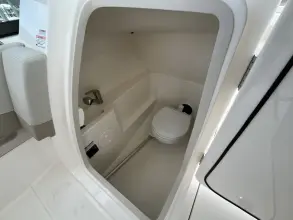 Thumbnail von Boston Whaler 240 Vantage