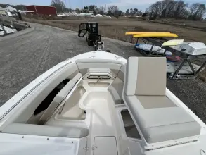 Thumbnail von Boston Whaler 240 Vantage