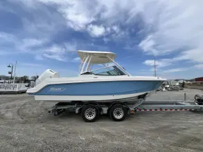 Thumbnail von Boston Whaler 240 Vantage