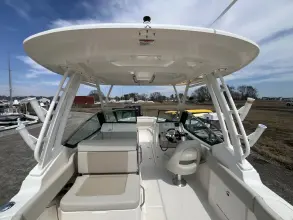 Thumbnail von Boston Whaler 240 Vantage