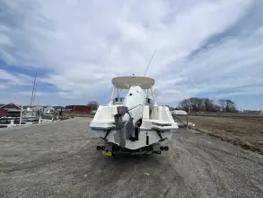 Thumbnail von Boston Whaler 240 Vantage