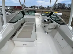 Thumbnail von Boston Whaler 240 Vantage