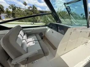 Thumbnail von Boston Whaler 330 Vantage
