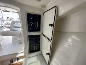 Thumbnail von Boston Whaler 330 Vantage