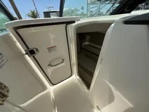 Thumbnail von Boston Whaler 330 Vantage