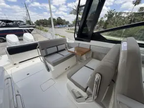 Thumbnail von Boston Whaler 330 Vantage