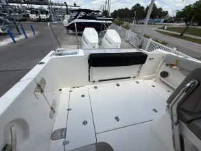 Thumbnail von Boston Whaler 330 Vantage